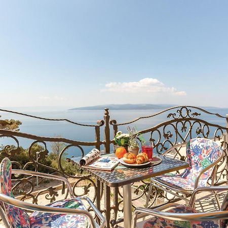 Nice Apartment In Krvavica With House Sea View Eksteriør bilde