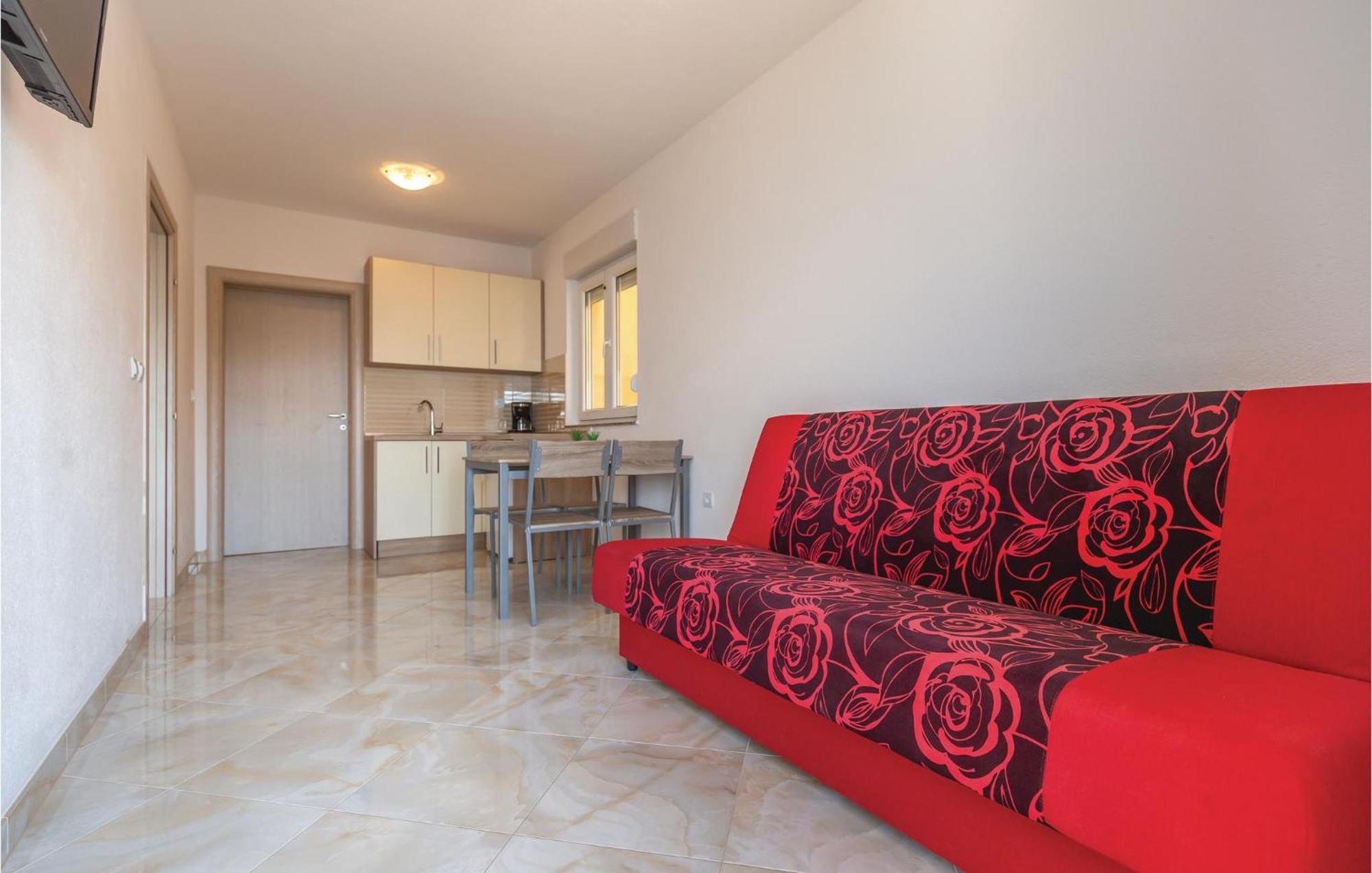 Nice Apartment In Krvavica With House Sea View Eksteriør bilde