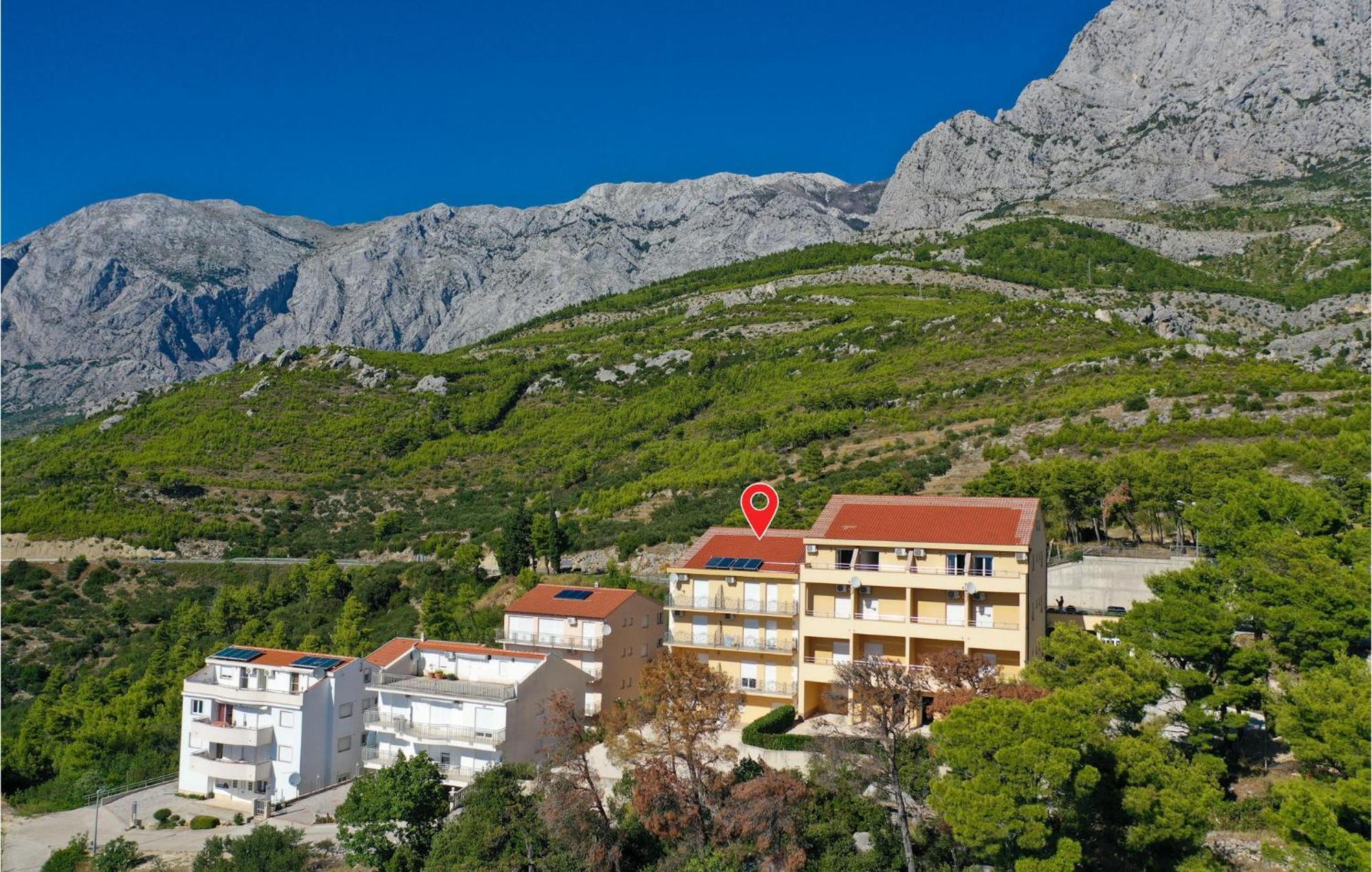 Nice Apartment In Krvavica With House Sea View Eksteriør bilde