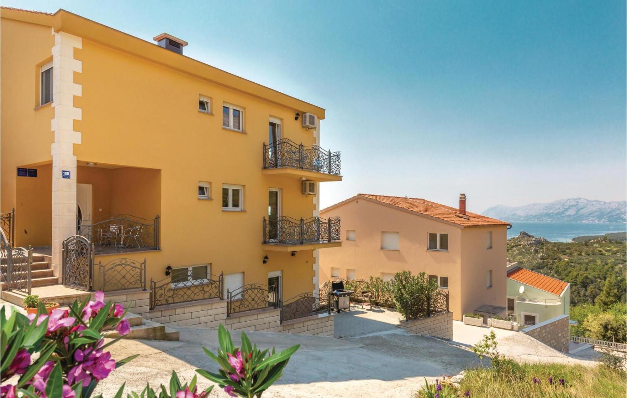 Nice Apartment In Krvavica With House Sea View Eksteriør bilde