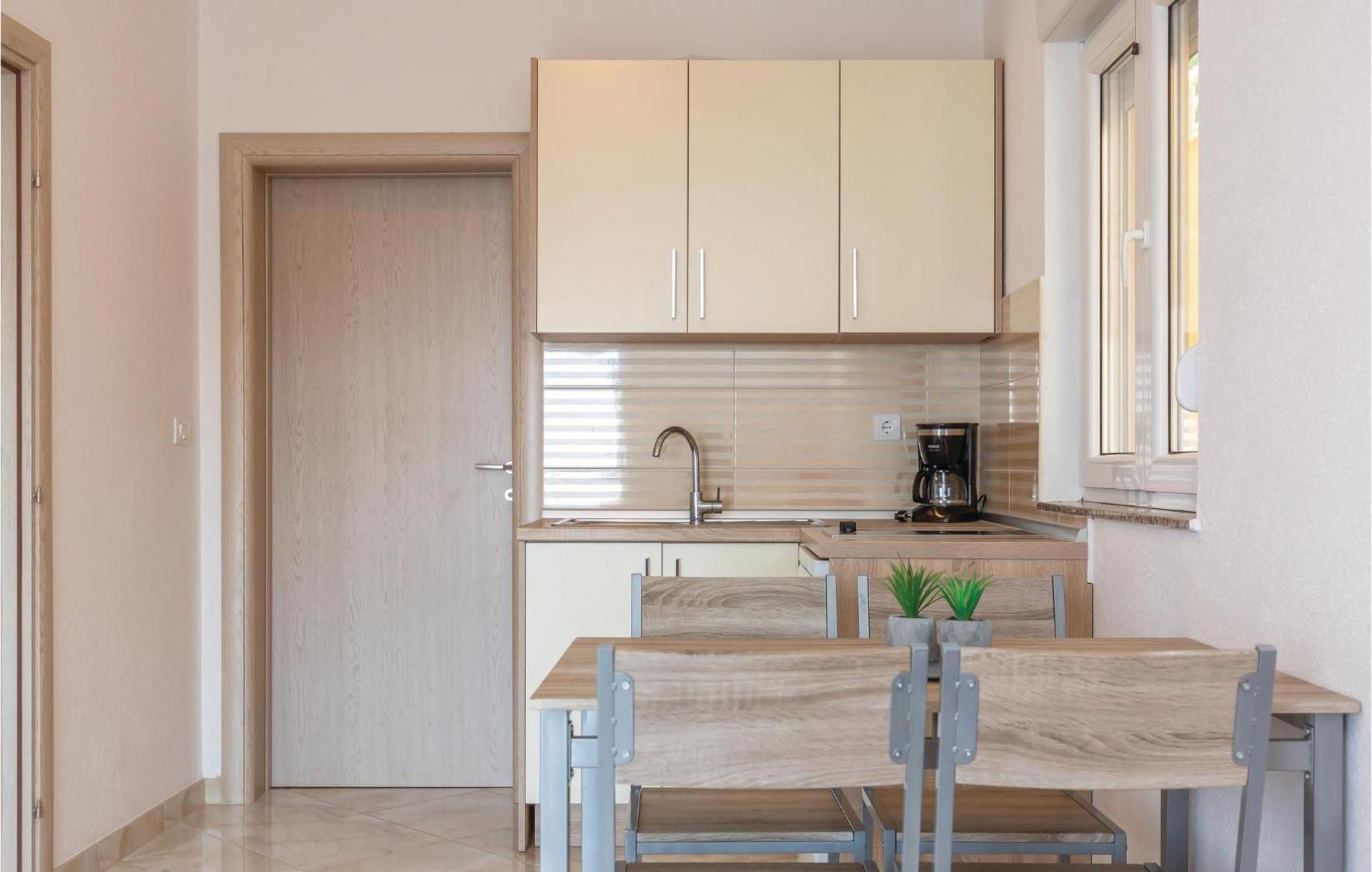 Nice Apartment In Krvavica With House Sea View Eksteriør bilde